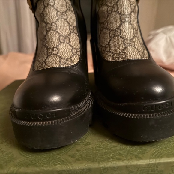 Gucci GG Supreme Ankle Boots with Buckles - Black Leather and Beige Canvas - Picture 5 of 5